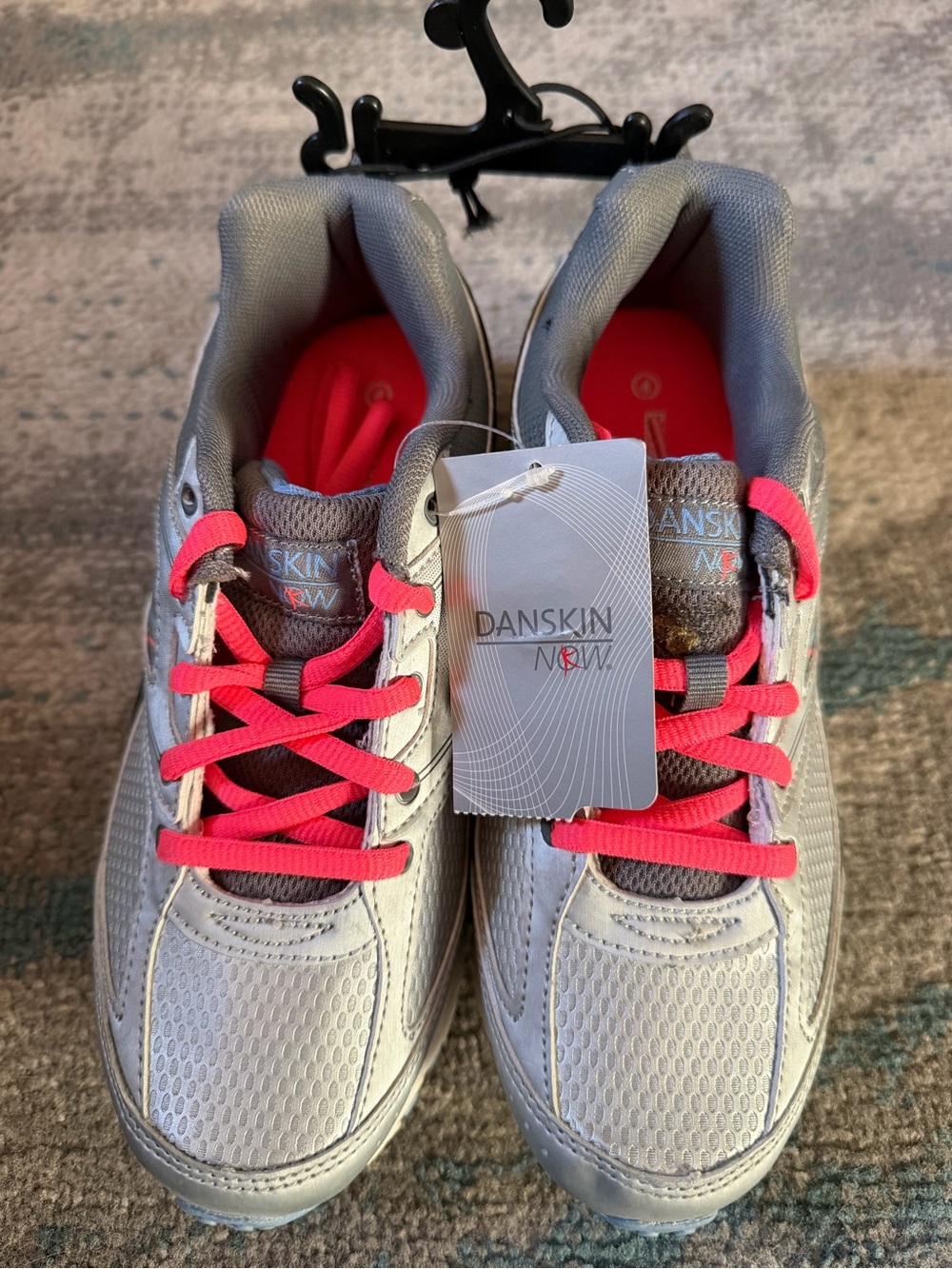 NWT Danskin Now Girls Size 4 Sneakers